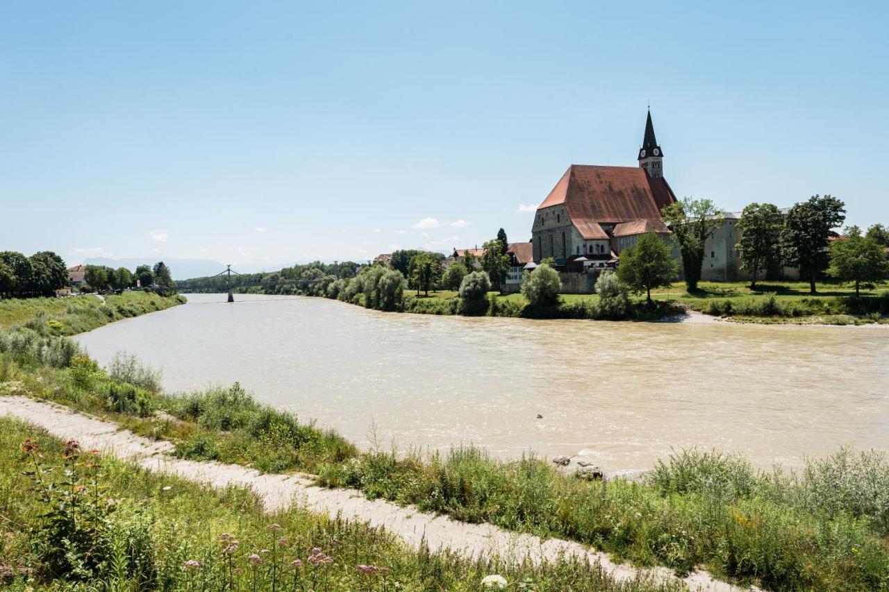 Отель Zumoxn Лауфен Экстерьер фото
